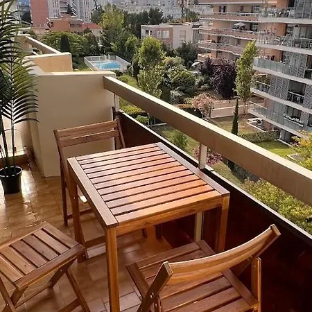Fully Renovated Studio, Terrace, Parking, 3 Min Walk * אנטיב